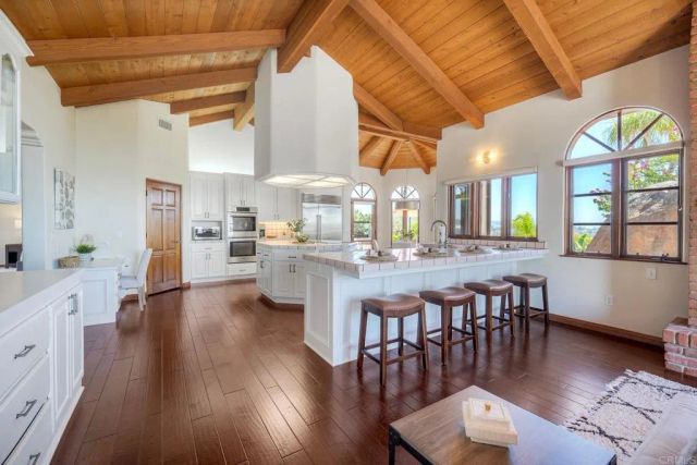 3040 Palm Hill Drive, Vista, CA 92084