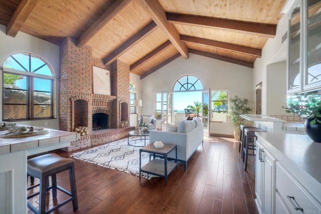 3040 Palm Hill Drive, Vista, CA 92084