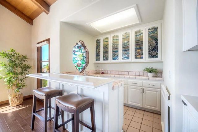 3040 Palm Hill Drive, Vista, CA 92084
