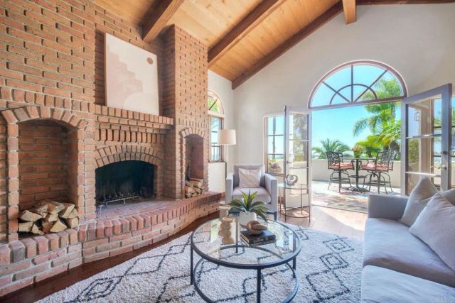 3040 Palm Hill Drive, Vista, CA 92084
