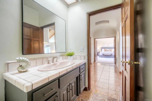 3040 Palm Hill Drive, Vista, CA 92084