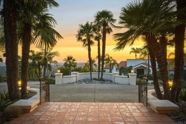 3040 Palm Hill Drive, Vista, CA 92084