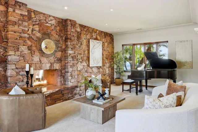3040 Palm Hill Drive, Vista, CA 92084