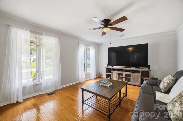 1215 Hillside Drive, Gastonia, NC 28052