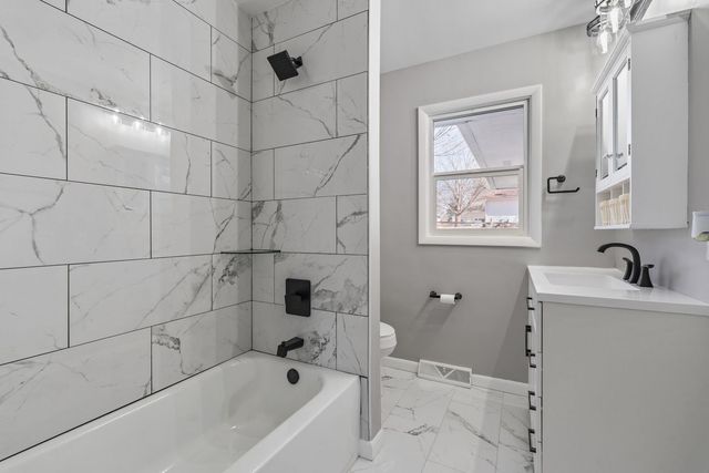 310 Hillcrest Drive, Geneseo, IL 61254