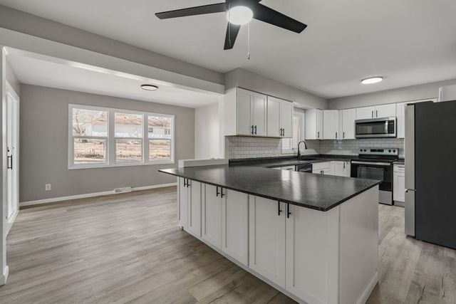 310 Hillcrest Drive, Geneseo, IL 61254