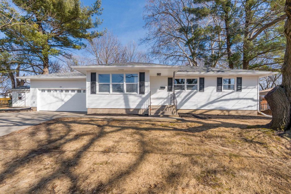 310 Hillcrest Drive, Geneseo, IL 61254