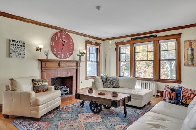 67 Pine St 67, Belmont, MA 02478