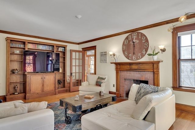 67 Pine St 67, Belmont, MA 02478