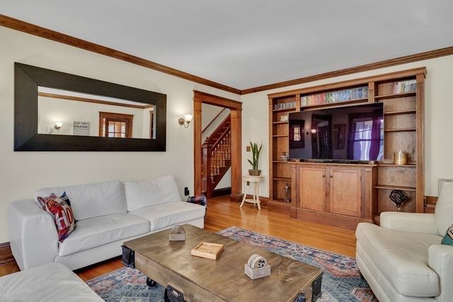 67 Pine St 67, Belmont, MA 02478