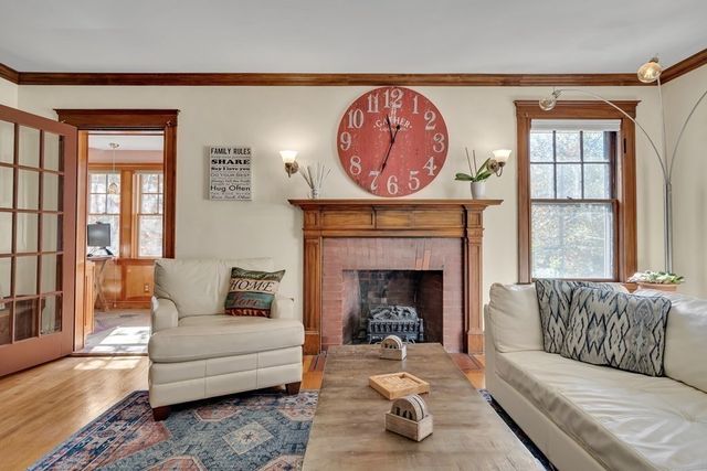67 Pine St 67, Belmont, MA 02478