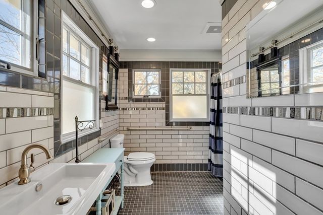 67 Pine St 67, Belmont, MA 02478