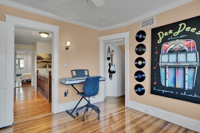 67 Pine St 67, Belmont, MA 02478