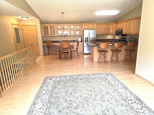 829 Autumn Way, Stillwater, MN 55082
