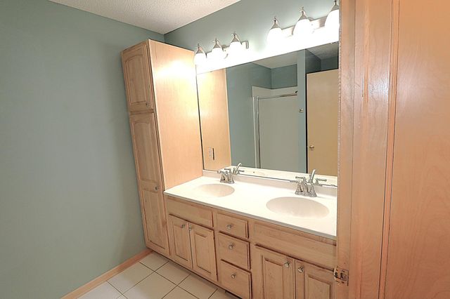 829 Autumn Way, Stillwater, MN 55082
