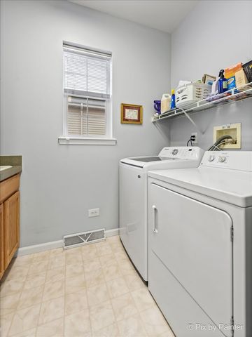 3221 Harness Lane, Grayslake, IL 60030