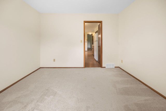 3635 S Loretta LANE, New Berlin, WI 53151