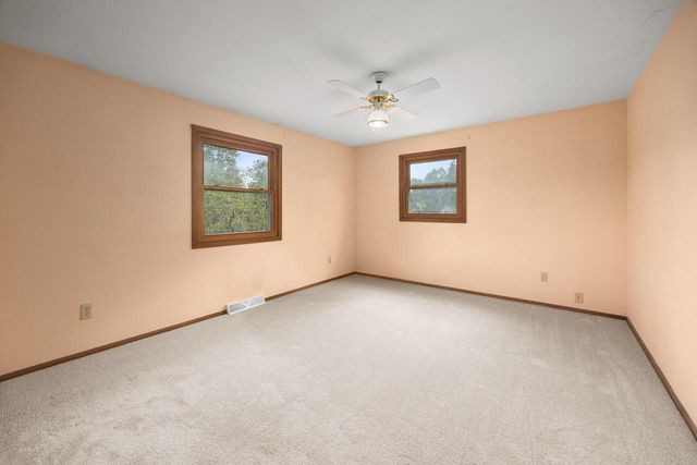 3635 S Loretta LANE, New Berlin, WI 53151