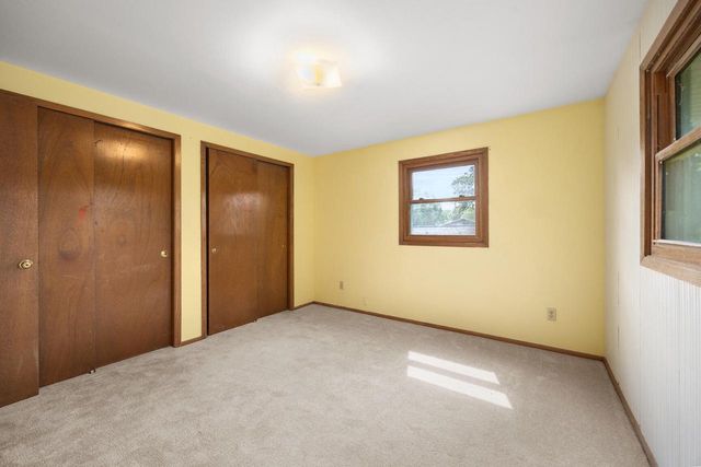 3635 S Loretta LANE, New Berlin, WI 53151