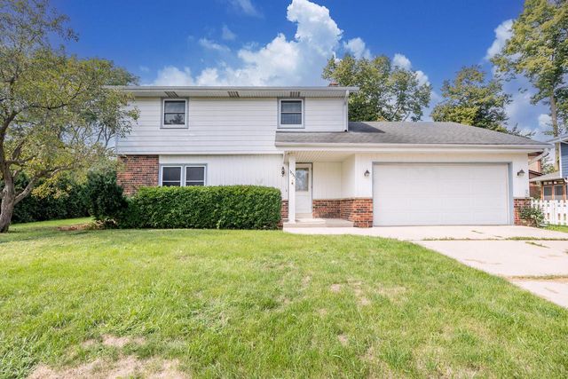 3635 S Loretta LANE, New Berlin, WI 53151