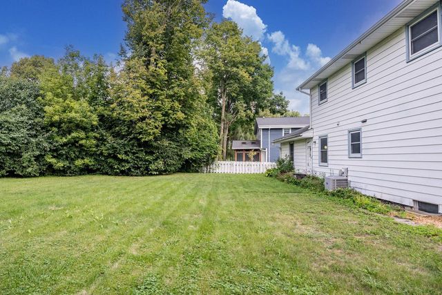 3635 S Loretta LANE, New Berlin, WI 53151