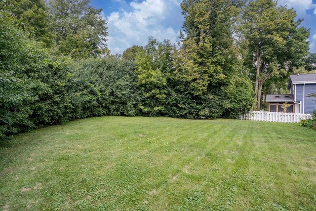 3635 S Loretta LANE, New Berlin, WI 53151