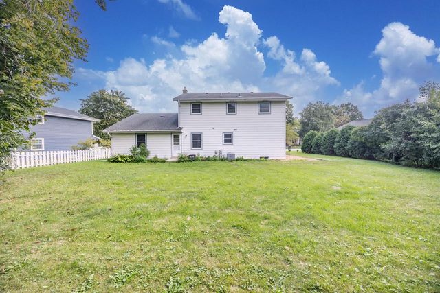3635 S Loretta LANE, New Berlin, WI 53151