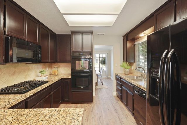 458 Millstone Ct, Woodbridge, CA 95258