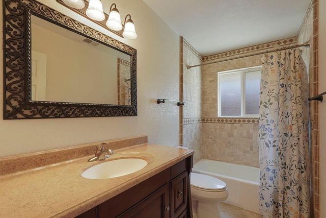 458 Millstone Ct, Woodbridge, CA 95258