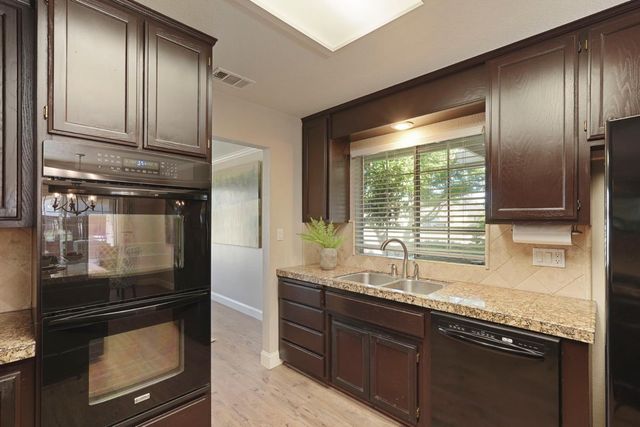 458 Millstone Ct, Woodbridge, CA 95258