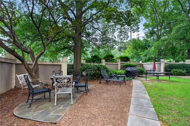 2499 Peachtree Road NE 508, Atlanta, GA 30305