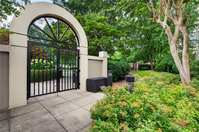 2499 Peachtree Road NE 508, Atlanta, GA 30305
