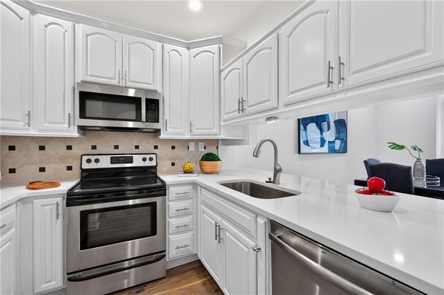 2499 Peachtree Road NE 508, Atlanta, GA 30305