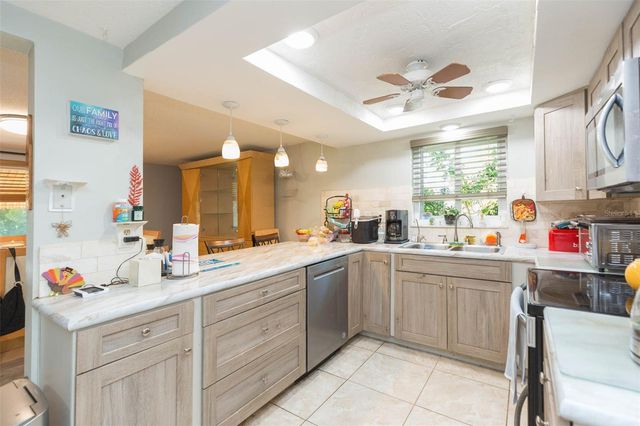 7906 CHERRYTREE LANE, New Port Richey, FL 34653