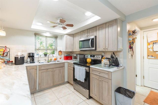 7906 CHERRYTREE LANE, New Port Richey, FL 34653