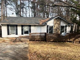 1178 Indian NW Way, Lilburn, GA 30047