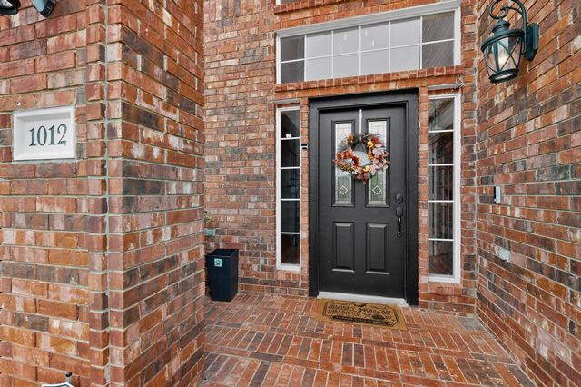 1012 Muscadine Vine Street, Crowley, TX 76036