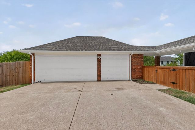 1012 Muscadine Vine Street, Crowley, TX 76036