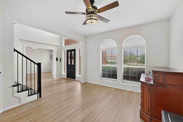 1012 Muscadine Vine Street, Crowley, TX 76036