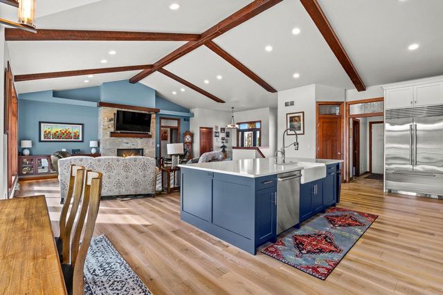 2345 Silveridge DRIVE, Manitowoc, WI 54220