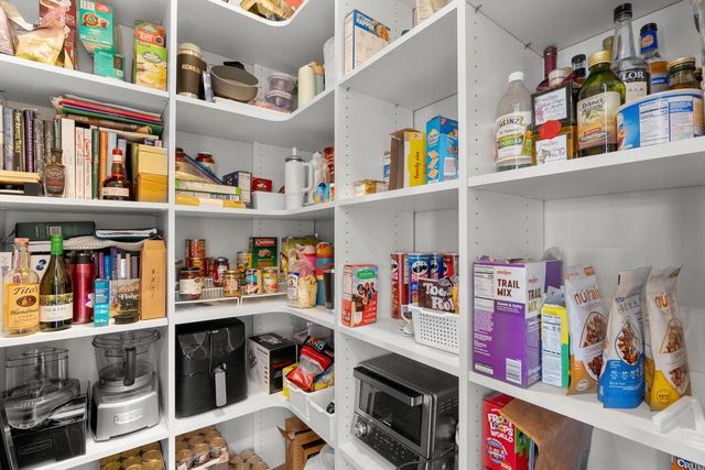 2345 Silveridge DRIVE, Manitowoc, WI 54220