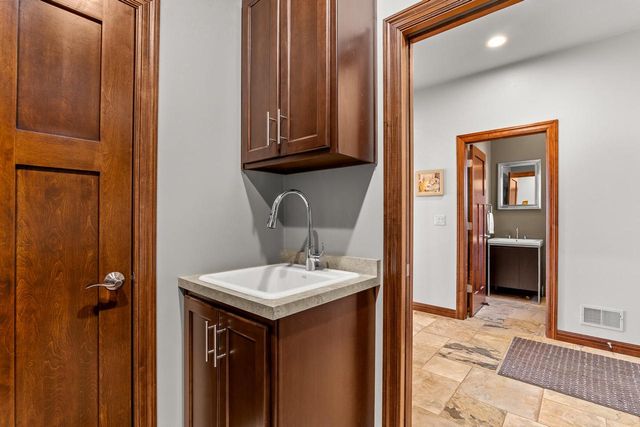 2345 Silveridge DRIVE, Manitowoc, WI 54220