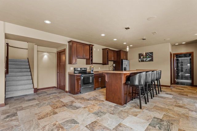 2345 Silveridge DRIVE, Manitowoc, WI 54220