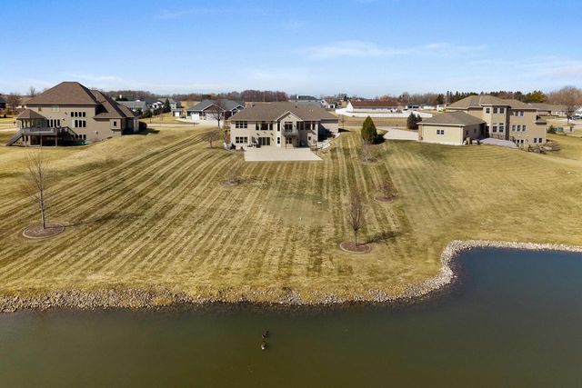2345 Silveridge DRIVE, Manitowoc, WI 54220
