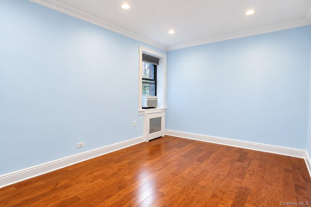 21 Barstow Road 1L, Great Neck, NY 11021 — photo 5