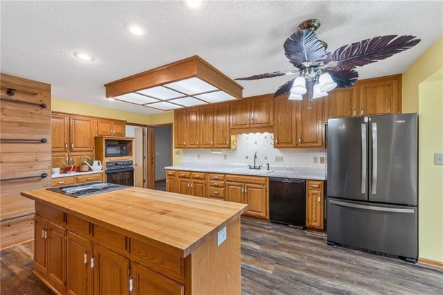 6513 SE Ryan Road, Blue Springs, MO 64014