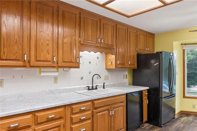 6513 SE Ryan Road, Blue Springs, MO 64014