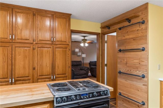 6513 SE Ryan Road, Blue Springs, MO 64014