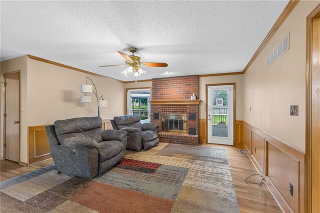 6513 SE Ryan Road, Blue Springs, MO 64014