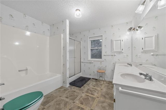 6513 SE Ryan Road, Blue Springs, MO 64014